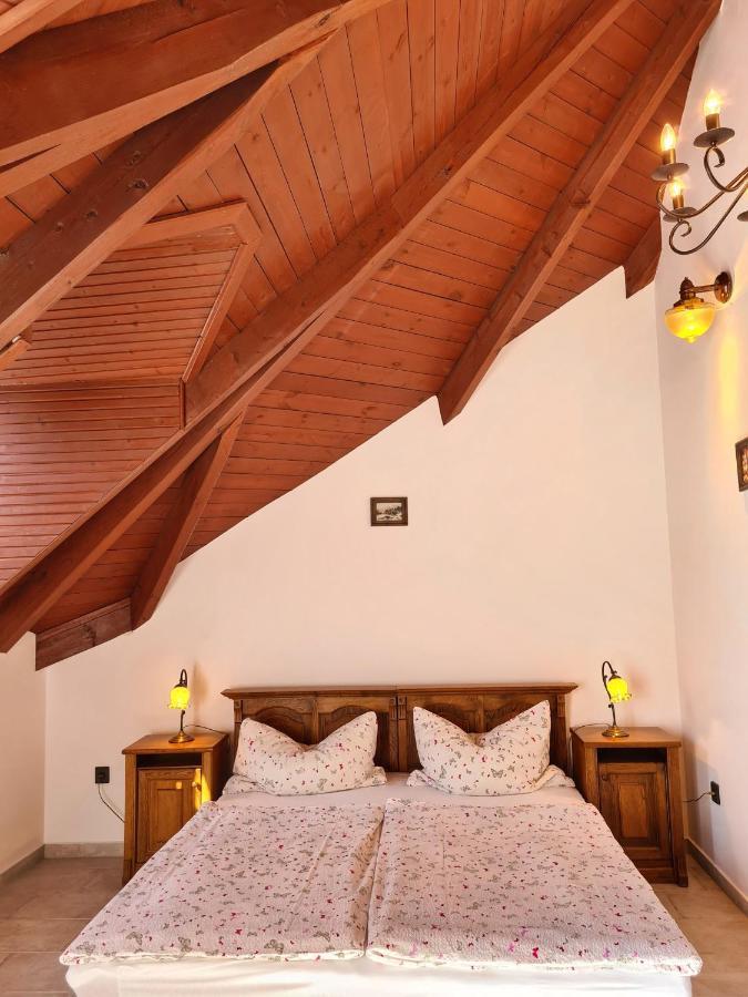 Agas Vendeghaz Hotell Csopak Exteriör bild