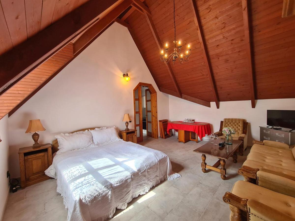 Agas Vendeghaz Hotell Csopak Exteriör bild