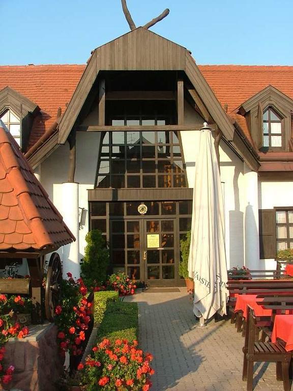 Agas Vendeghaz Hotell Csopak Exteriör bild
